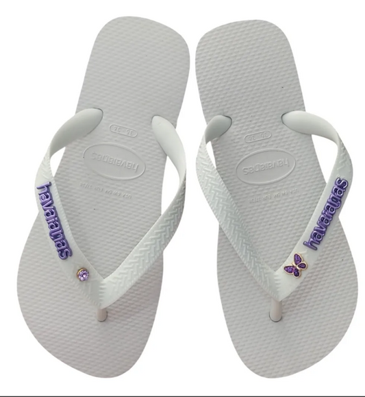 Havaianas Top + Pingente Borboleta e Logomarca Metalizada